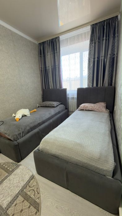 Продам кроватки и стол для учебы