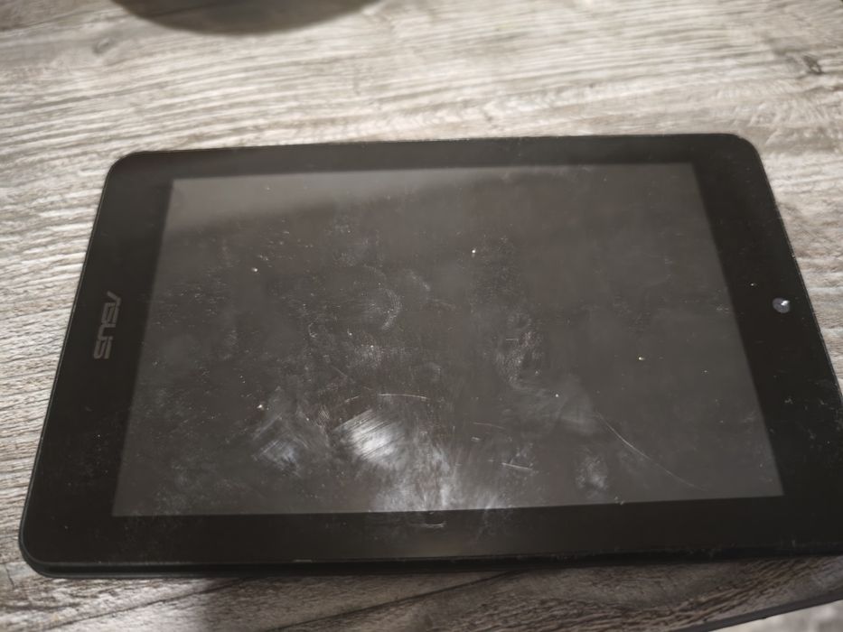 Планшеты на запчасти 2 шт. Asus.