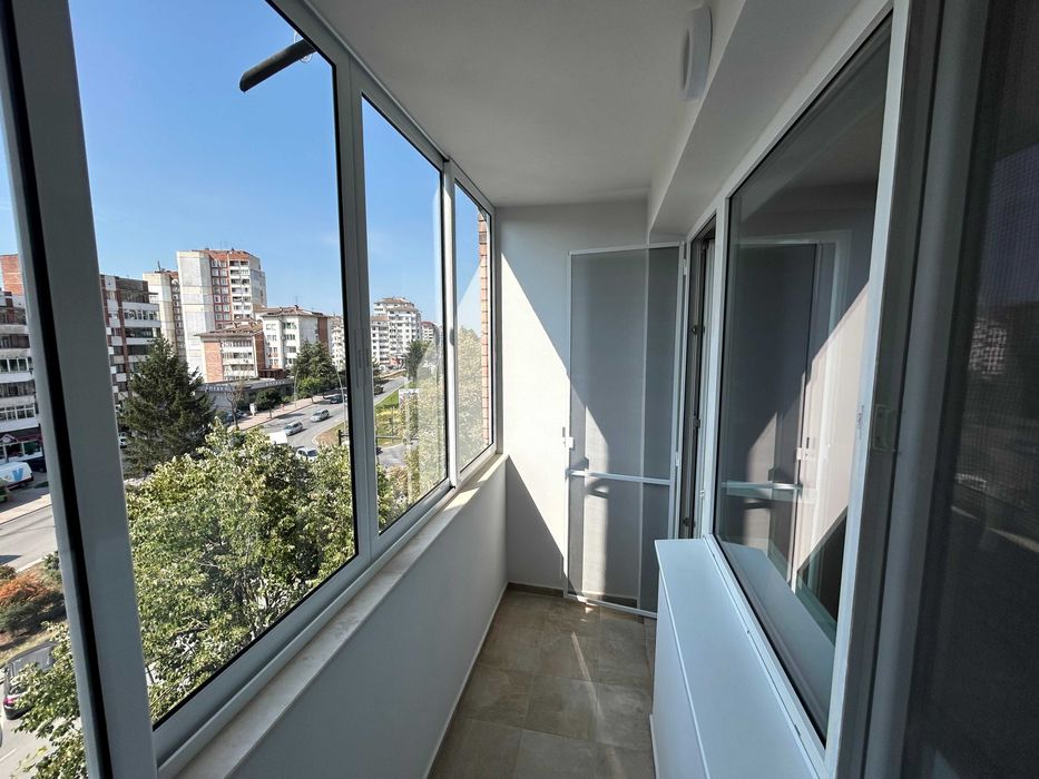 Продава се Четиристаен апартамент в Велико Търново, Колю Фичето - 91 кв.м за 1891 €/кв.м - Снимка #6