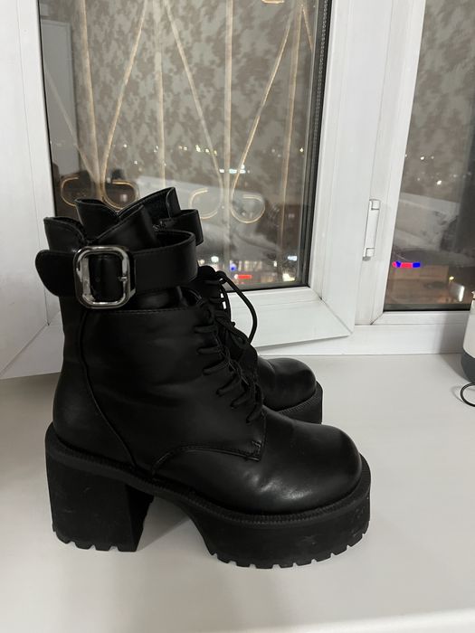 Продам зимние ботинки