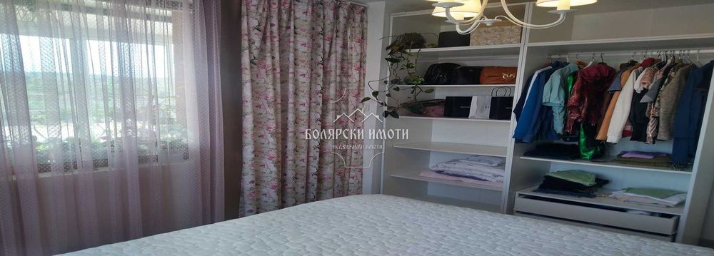 Продава се Тристаен апартамент в Велико Търново, Център - 230 кв.м за 1044 €/кв.м - Снимка #12