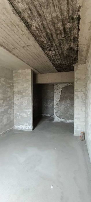 Квартира, коробка холатида, янги қурилиш