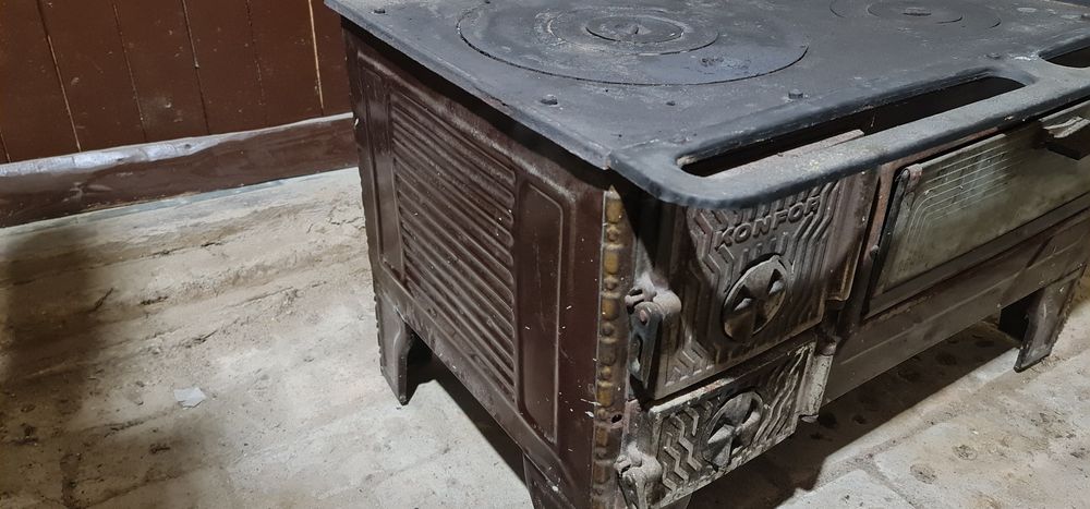 Продавам 2 печки на дърва 200 лв