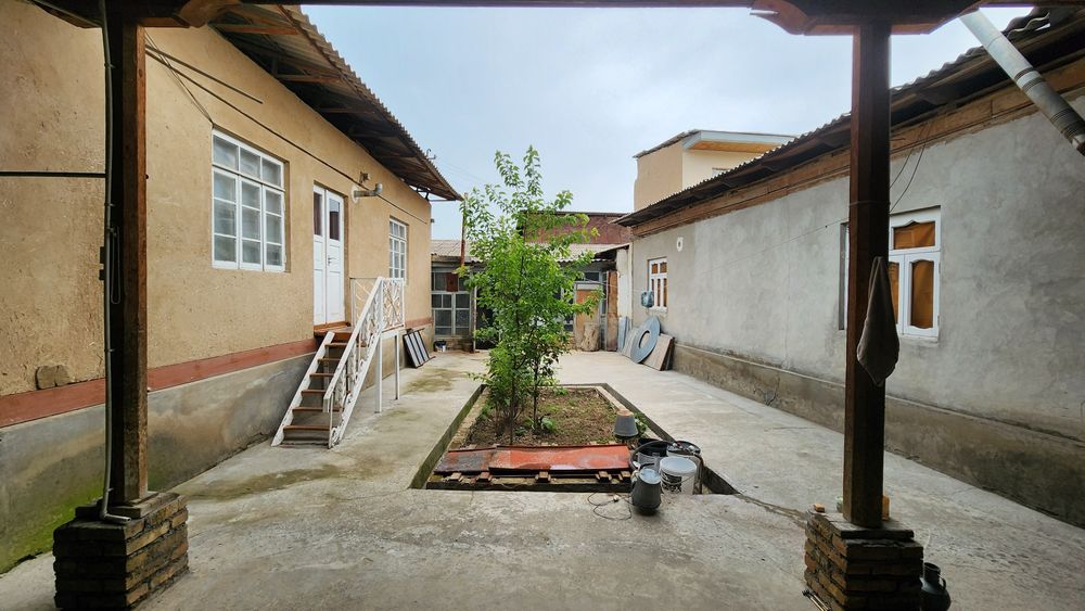Hovli sotiladi !