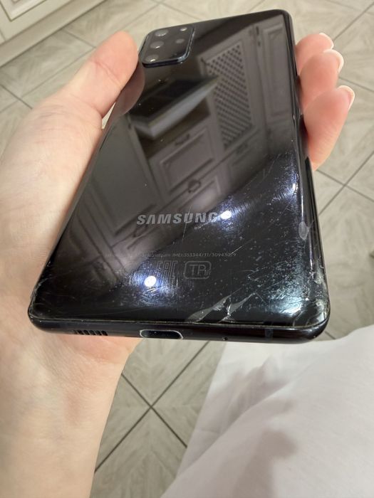 Samsung S20 plus , в хорошем рабочем состоянии