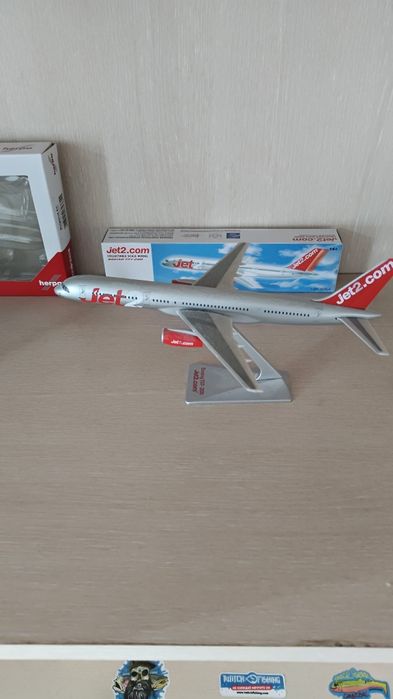 Самолет макет Herpa Snap Fit Bulgaria Air и Jet2 1 към 200