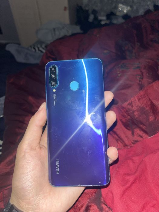 Продам телефон Huawei