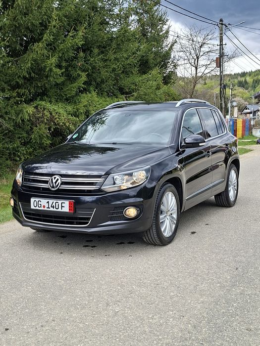 VOLKSWAGEN Tiguan