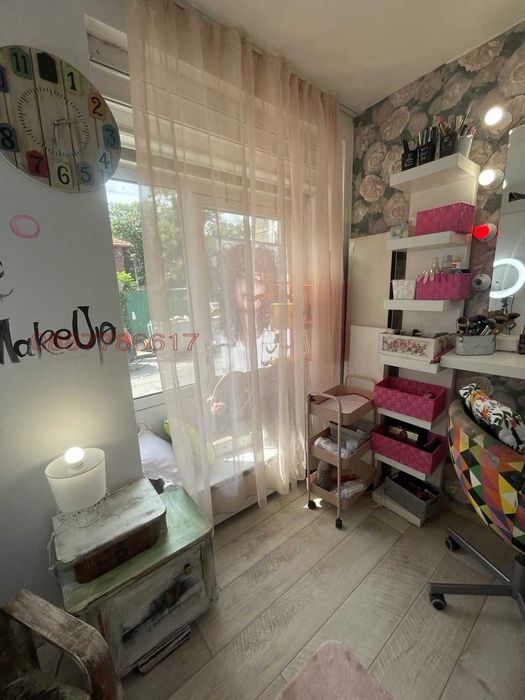 Обзаведен и разработен фризьорски салон  в София, район “Оборище”