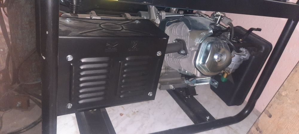 Бензиновый Генератор