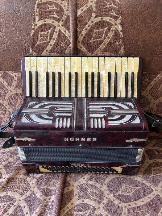 Vand acordeon Hohner Verdi 2 impecabil