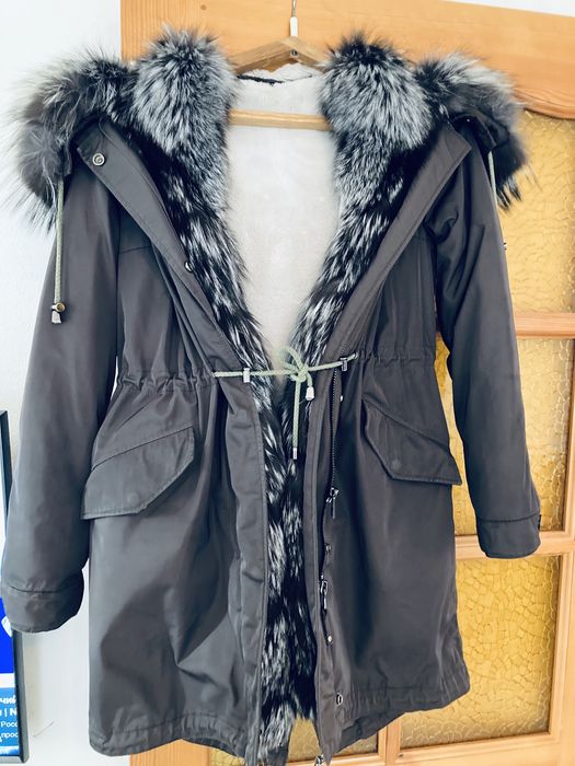 Продам парку 44-46. Срочно