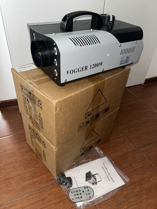 Masina fum 1200w , telecomanda