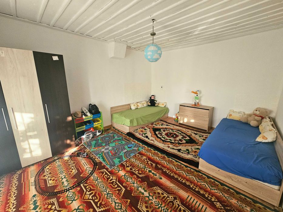 Продавам къща в с. Ценович