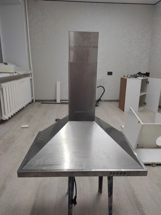 Продам вытяжку б/у.