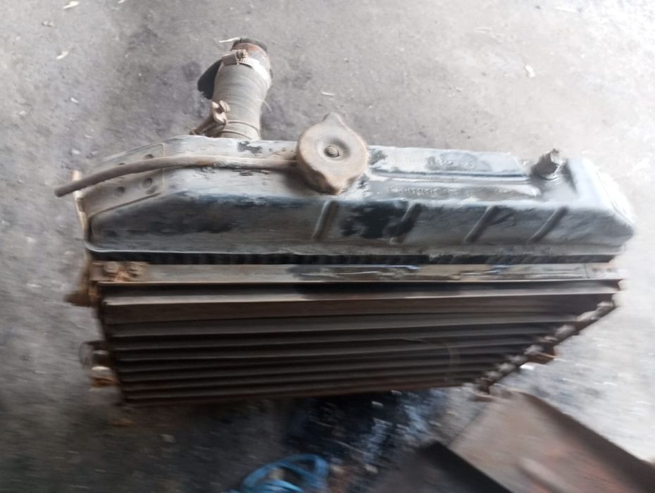 Продаем Узик радиатор.