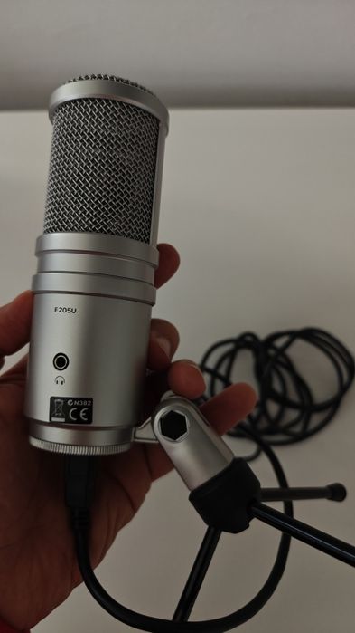 Microfon Studio USB cu Stativ de Masa Inclus Superlux E205U