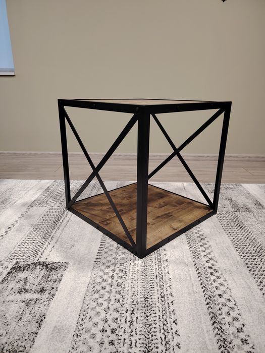 Помощни маси в индустриален стил