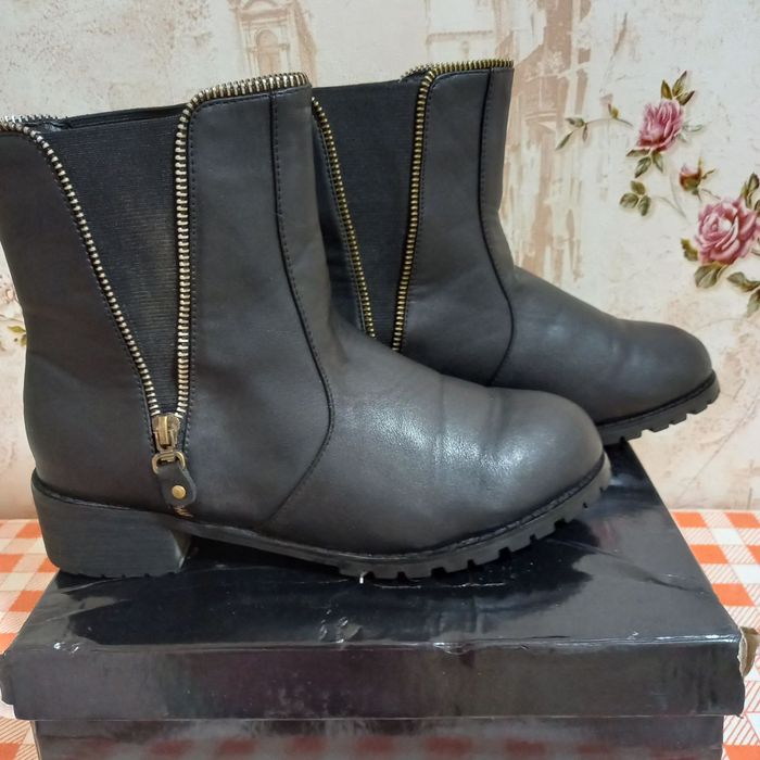 Полусапожки  41размер ,чёрные