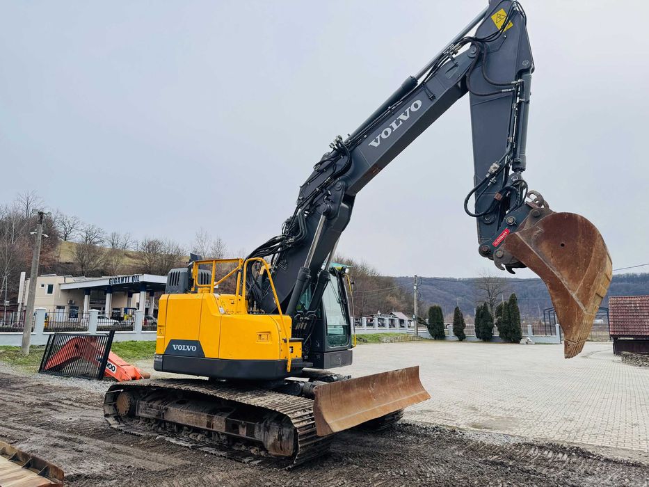 Excavator senile cu lama Volvo ECR 235 EL, an 2015, 26 tone, 3 cupe !