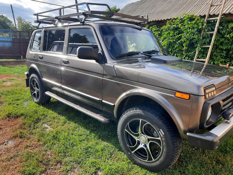 Нива урбан с одних рук