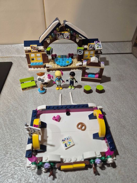 OCAZIE - LEGO Friends 41322 - Patinoar - 60% reducere, ca nou