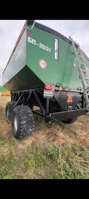 Бункер перегрузчик Лилиани