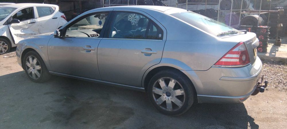 Dezmembrez Ford Mondeo MK3  GHIA 2.0 TDCi an 2006