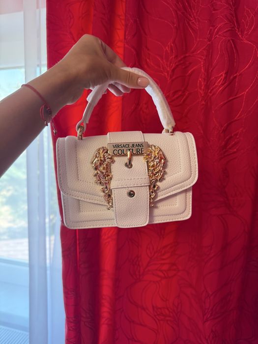Vand genta Versace