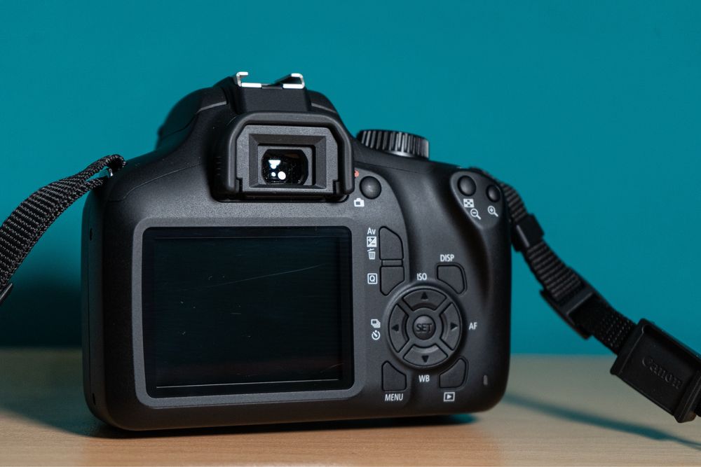 Canon EOS 4000D – DSLR