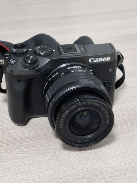 Canon EOS M6 (беззеркальный фотоаппарат)
