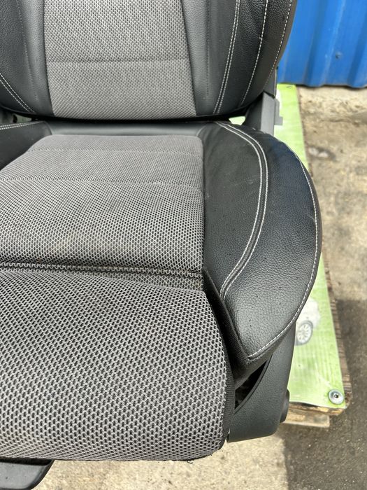 Scaune față și banchetă spate Mercedes W213
