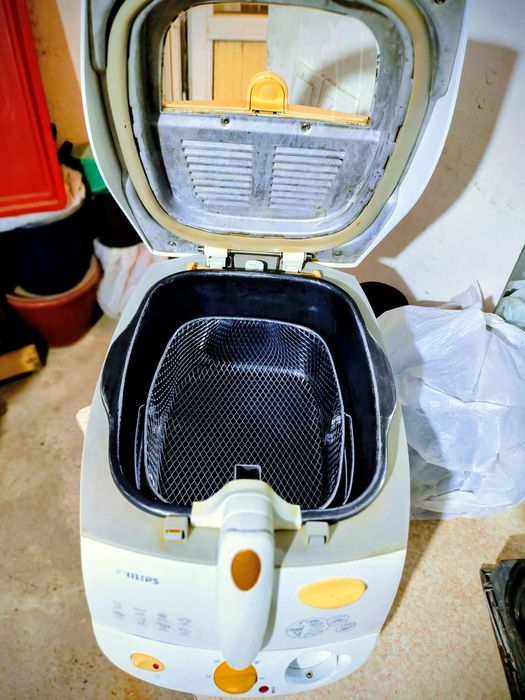 Фритюрница состояние хорошее. Торг уместен