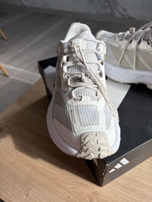 Продавам Adidas terrex