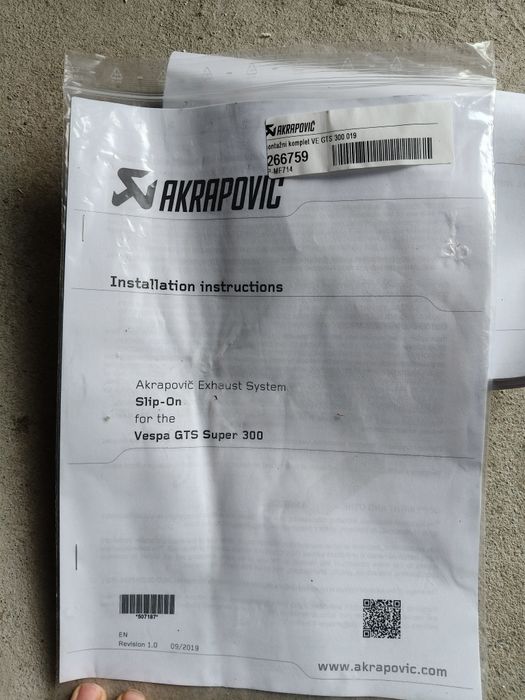 Vespa GTS evacuare akrapovic