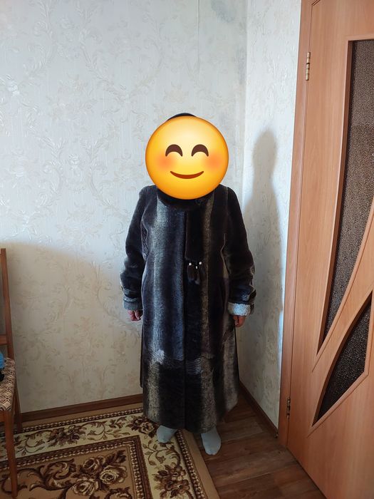Продам мутоновую шубу с норковым воротником размер  58-60 ,цена 35.000