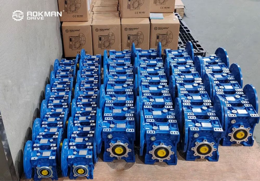 Мотор-редукторы, двигатель редуктор.