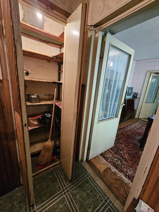 De vanzare apartament 2 camere semidecomandat