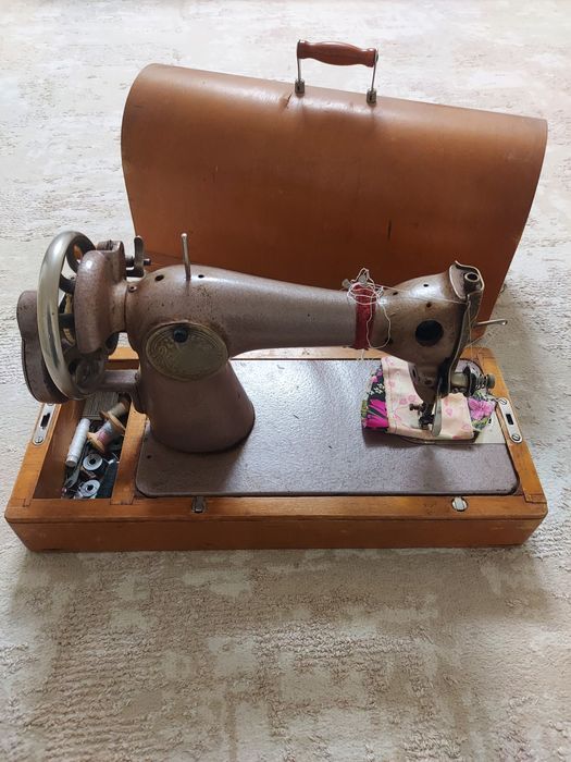 Ручная швейная машинка