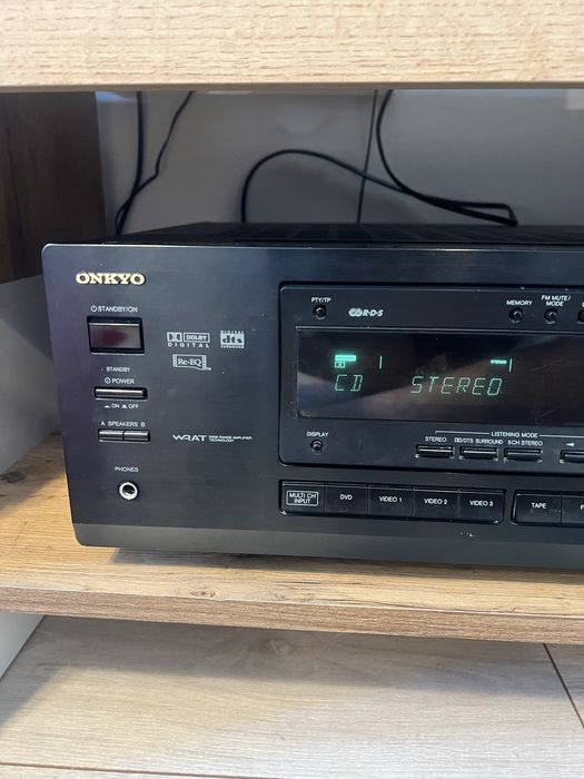 Усилвател Onkyo TX-DS 575