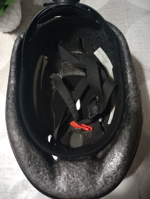 Предлага се детска каска