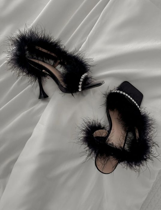 Чисто Нови 37 номер сандали на ток