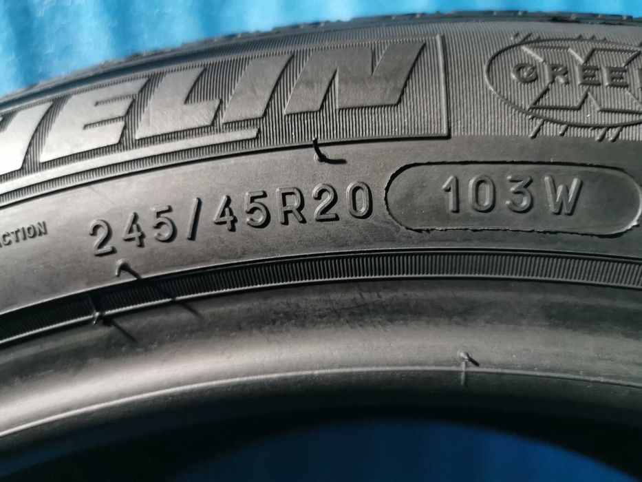 245/45 R20  - michelin runflat 2 bucati