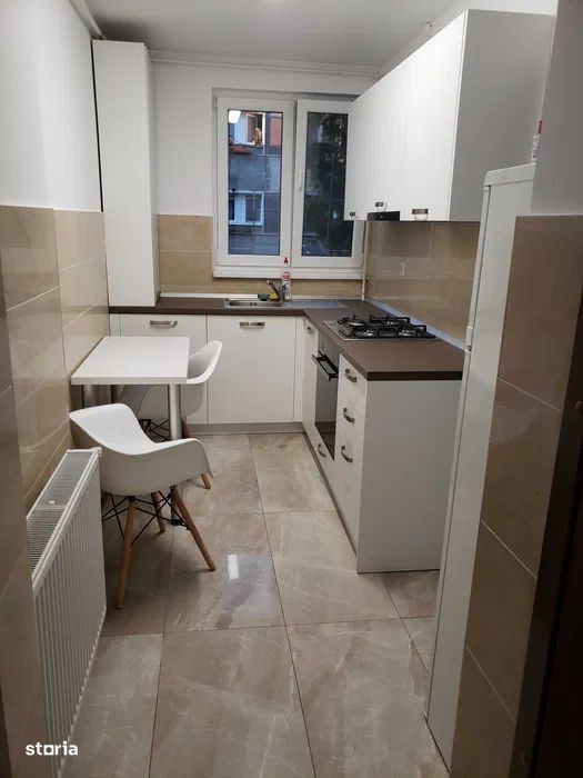 Apartament 2 camere. in Cornisa, spre inchiriere — fotografia 1