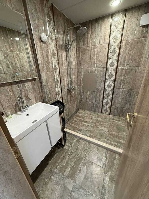 Дава се под наем Тристаен апартамент в Пловдив, Кършияка - 120 кв.м за 612 € - Снимка #3