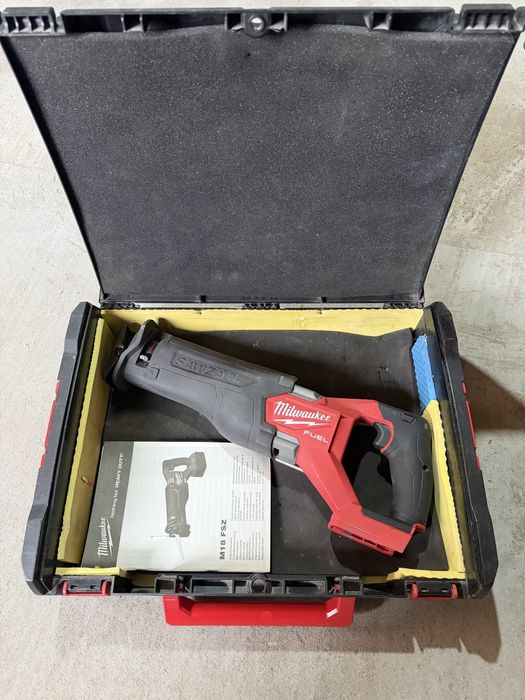 Milwaukee M18 FSZ sawzall саблен трион