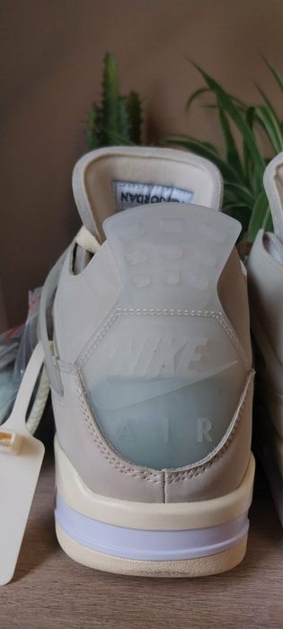 Air Jordan 4 "Off White Sail"