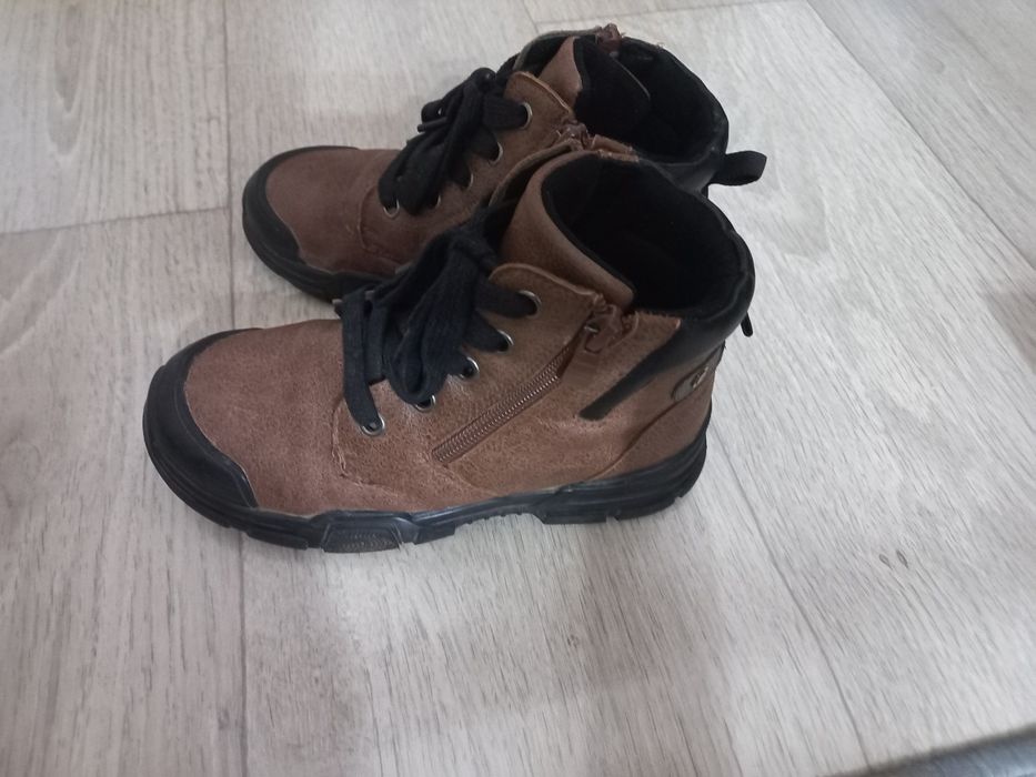 Продаётся детская сапожка