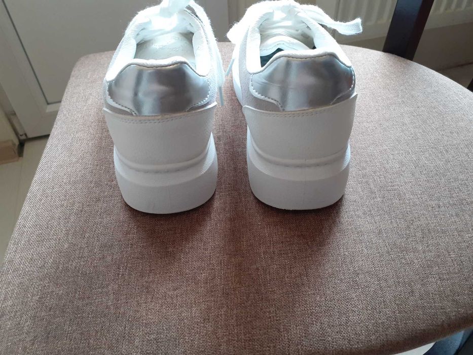 Дамски маратонки №37