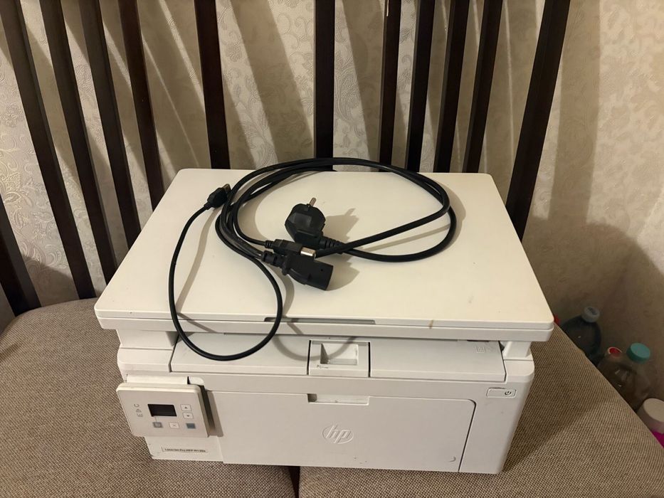 Продам принтер HP LaserJet Pro MFP M130а